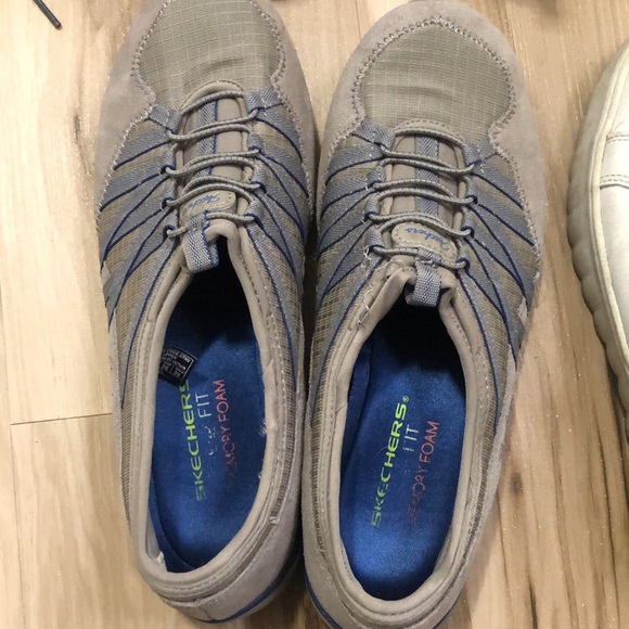 NIKE NEW BALANCE SKECHERS ROXI Tennis shoes. Size 9 worn but soles are great - Picture 4 of 5